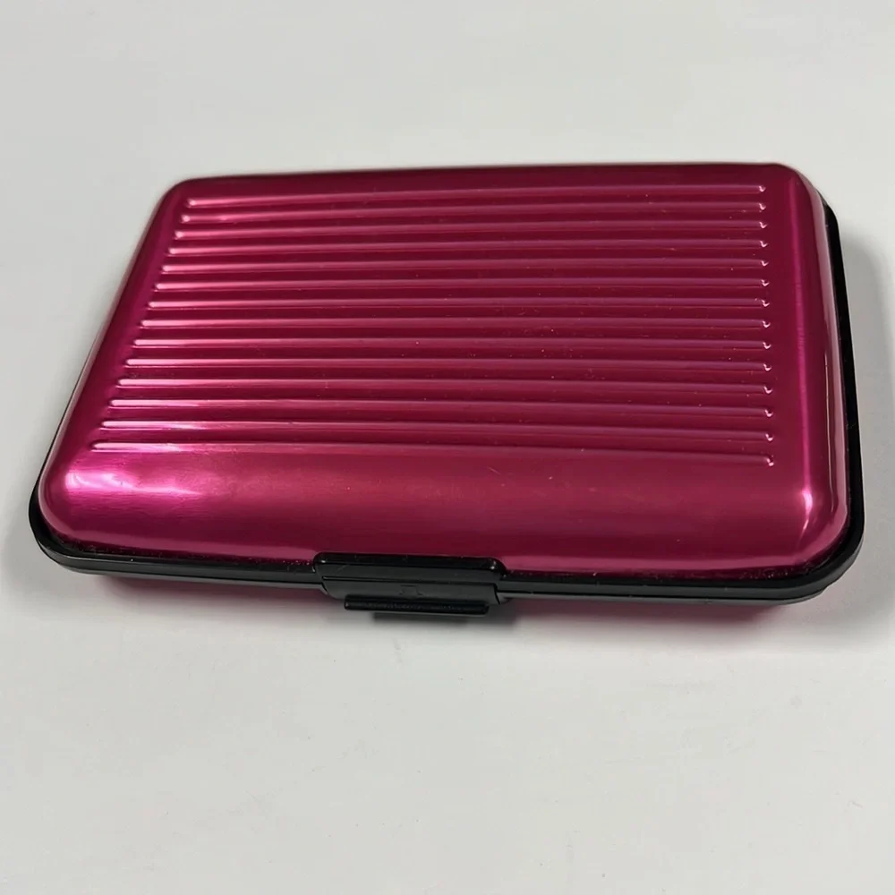 Raspberry Pink Aluminum RFID Snap Credit Card Case